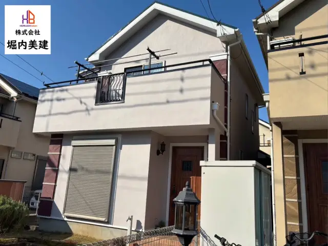 船橋市海神町 明るいグレーにブラウンをアクセントにした上品でメリハリある外壁塗装