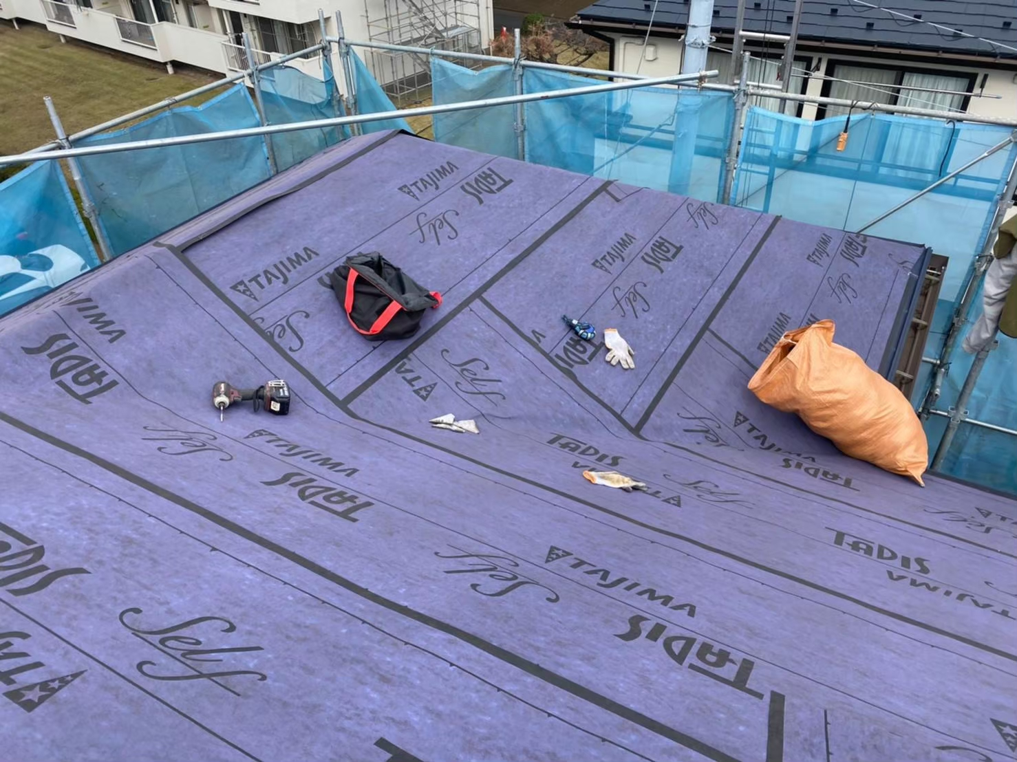 防水シート施工