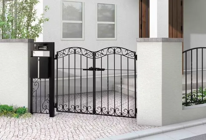 リクシル 門扉　ラフィーネ