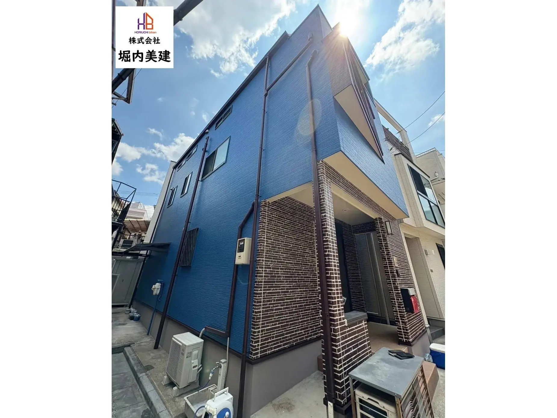 【江東区海辺】ブルー×ブラウンレンガ調の個性的でスタイリッシュな外壁塗装