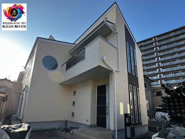 【船橋市上山町】ブラウンの縦ラインで立体感とデザイン性が感じられる外壁塗装